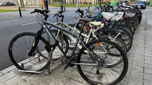 Gasteizko Bizikleteroak consigue recuperar para colectivos sociales 50 bicicletas que iban a la chatarra 