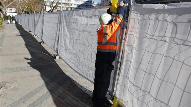 Un trabajador. Foto: EFE