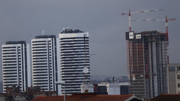 Bloques de viviendas en construcción, en Bilbao. Foto: EFE