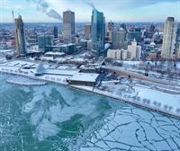 Milwaukee izotz laku handi bihurtu da, AEB astindu duen denboralearen ondorioz