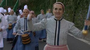 Antiguan giro ederrean ospatzen ari dira San Sebastian eguna