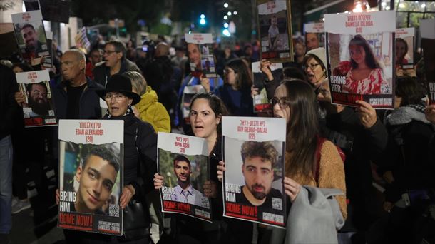 Bahituak askatzeko manifestazioa Jerusalemen, gaur. Argazkia: EFE