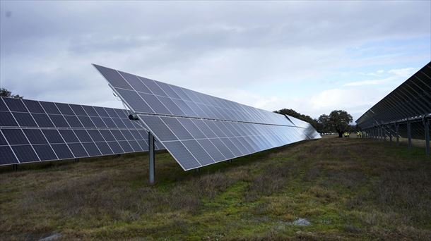 La empresa Solaria proyecta la instalación de tres parques solares ubicados en Araba.