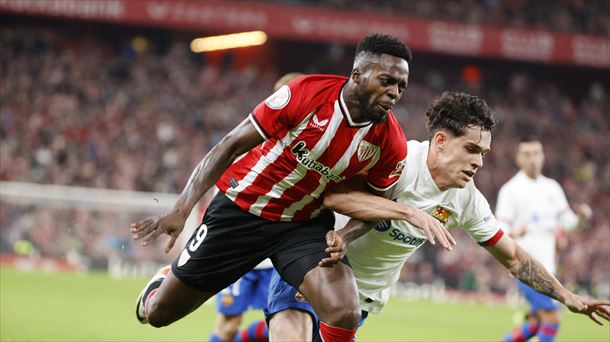 Iñaki Williams, en una jugada del Athletic-FC Barcelona de Copa de la temporada pasada (EFE). 