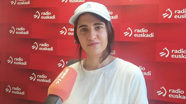 La cantante Izaro, en Radio Euskadi. Foto: EITB Media