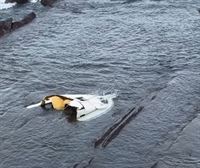 Fallece un hombre tras volcar una embarcación entre Zumaia y Getaria