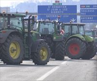 Los agricultores de Iparralde levantan el bloqueo de la autopista A-63, pero seguirán realizando protestas