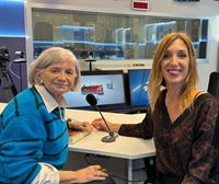 La escritora Alicia Giménez Barlett visita 'Distrito Euskadi' 