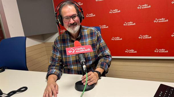 Se jubila "una gran persona". Iñaki Calvo, profesional de Radio Euskadi, se despide "feliz" 