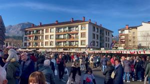 San Blas azoka jendetsua gaur Abadiñon, gastronomia eta kultur egitarau biribil batek lagunduta