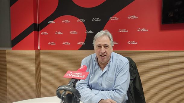 Joseba Asiron Iruñeko alkatea, Radio Euskadin. Argazkia: EITB