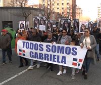 Duela bi hilabete desagertutako Gabriela Reyesen aldeko martxa egin dute Iruñean