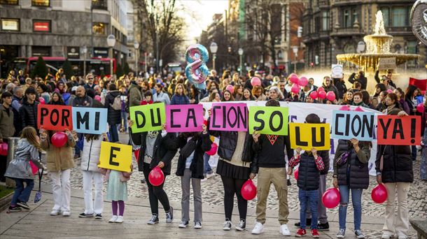 Itunpekoetakoen ikasleak, larunbatean, Bilbon egindako manifestazioan. 