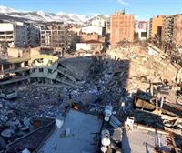 Las promesas de reconstrucción tras los terremotos continúan sepultadas bajo los escombros en Turquía y Siria
