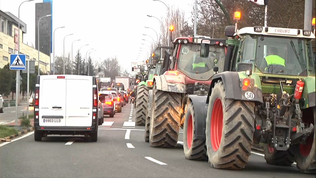 Protesta de tractores. Imagen obtenida de un vídeo de EITB Media.