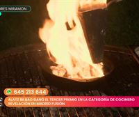 Alatz Bilbao, del restaurante Bakea de Mungia, prepara kokotxas de una manera espectacular con un 'flambadou'