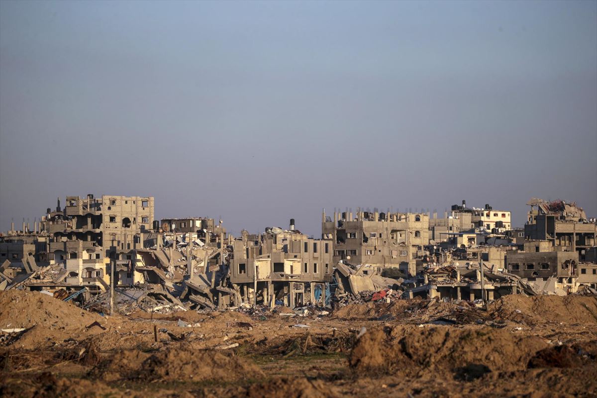 Casas destrozadas en el campo de refugiados palestinos de Al Bureij (Gaza). Foto: EFE