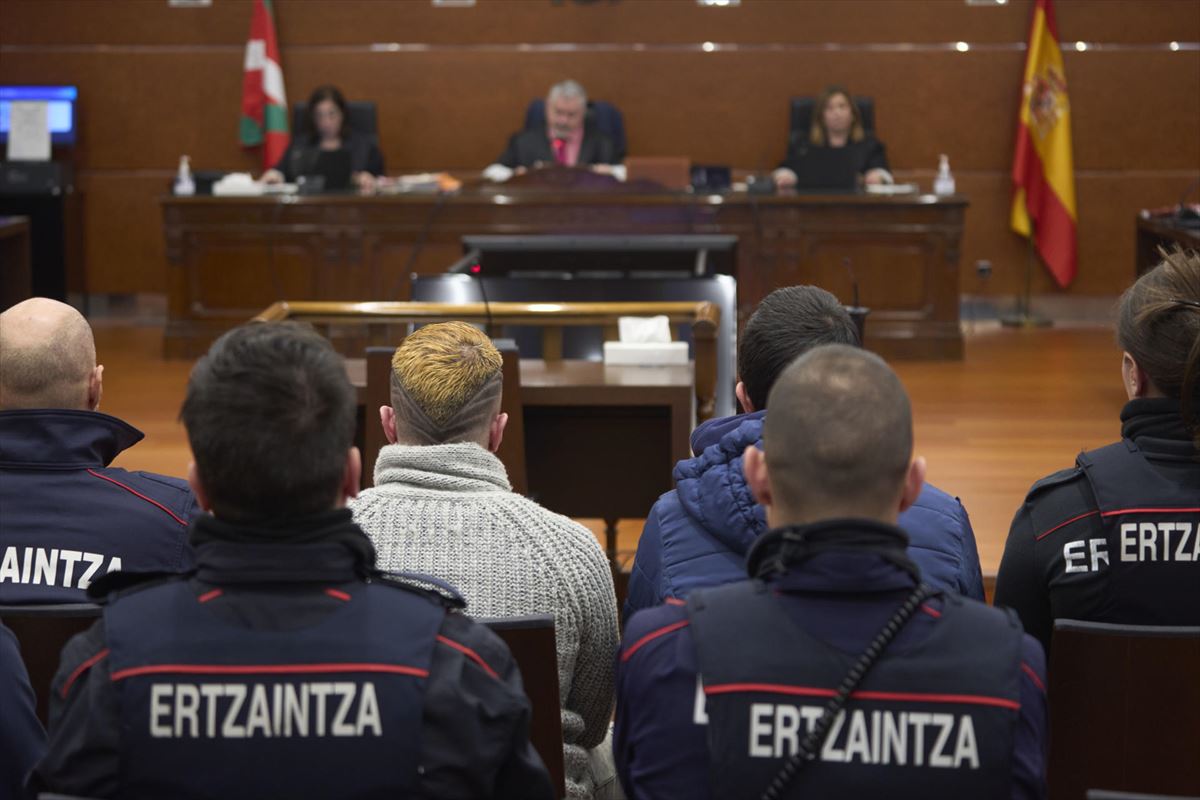 Juicio contra los acusados de quemar a dos personas sin hogar en Vitoria-Gasteiz