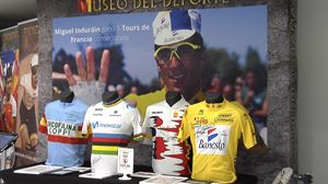 ''Kirol Mitoak ''erakusketak ikusgarri jarraitzen du Gasteizko Europako Biltzar Jauregian