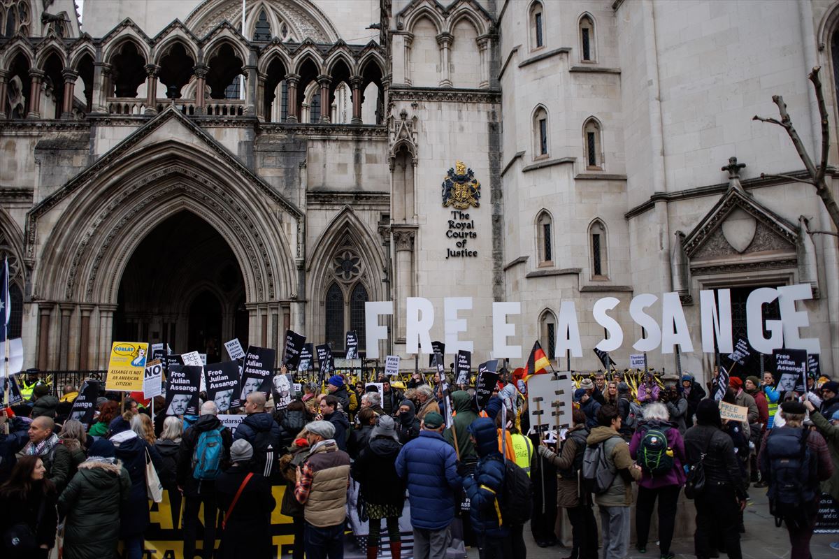 La entrada del Tribunal Superior de Londres, hoy