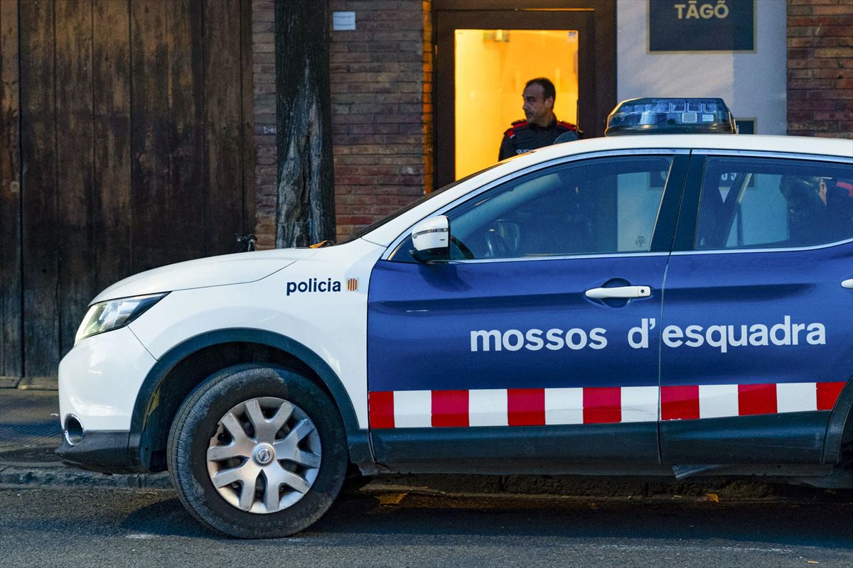 Los Mossos d'Esquadra en Olot, Girona