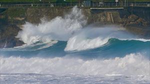 Suspenden el deporte escolar marítimo en Bizkaia y Gipuzkoa por la alerta naranja
