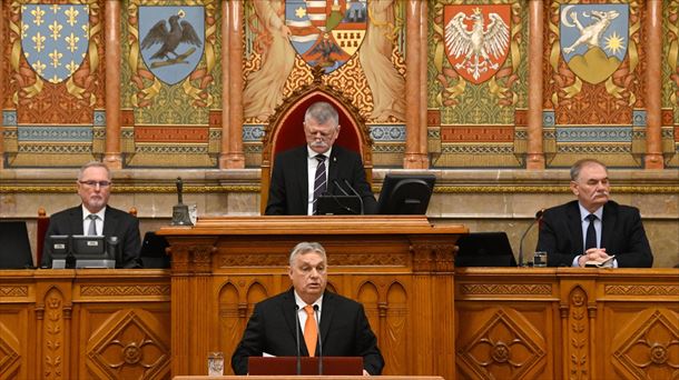 Victor Orban habla en el Parlamento de Hungría, hoy. Foto: EFE