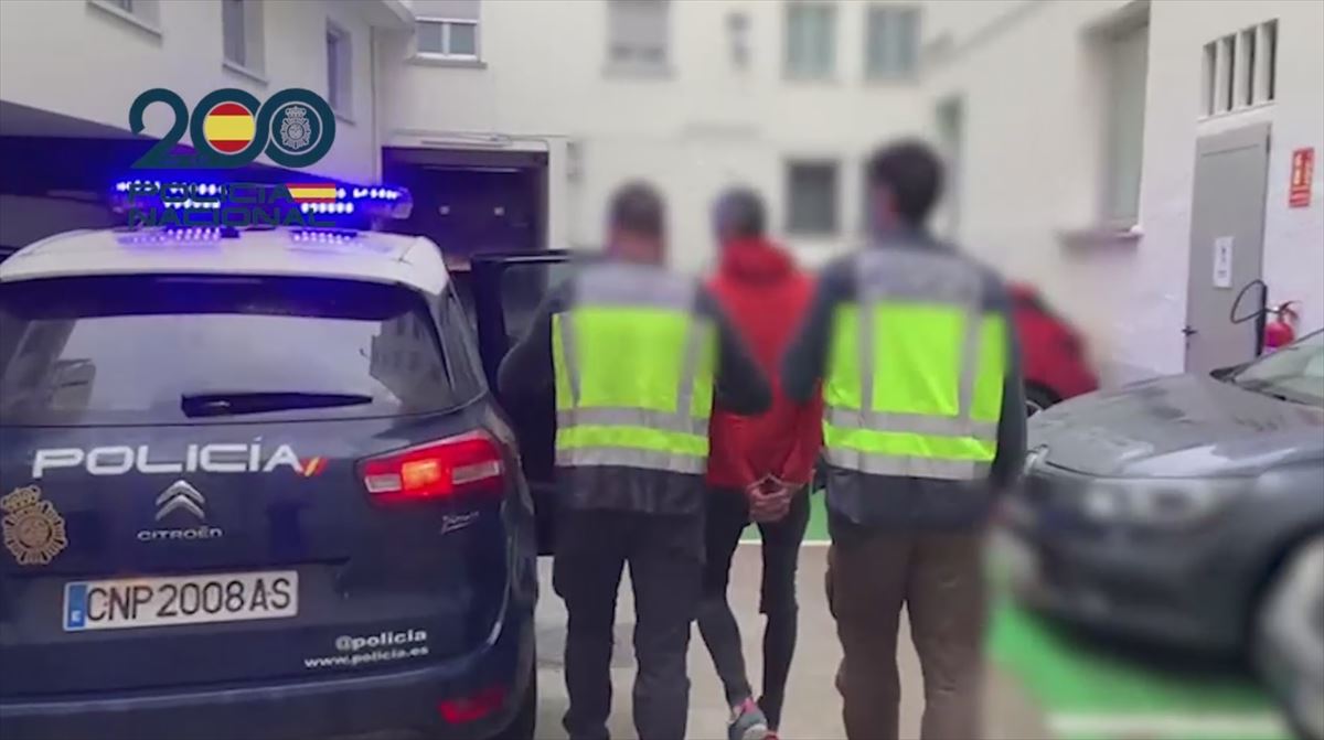 Detenido en Bilbao. Foto extraída de un vídeo de la Policía Nacional. 
