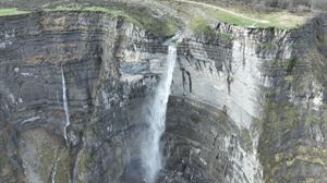 Nerbioiko ur jauzia, airetik ikusita