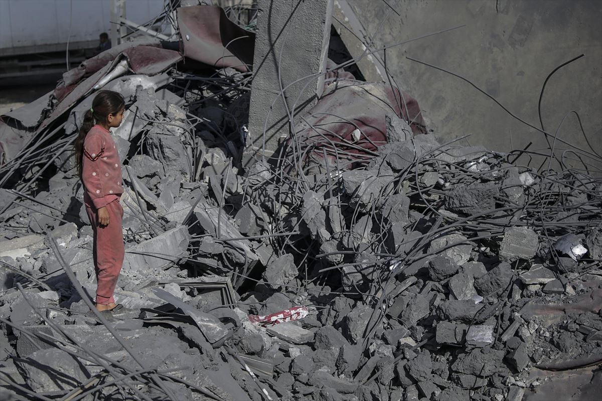 Bombardeo en Deir Al Balah. Foto: EFE