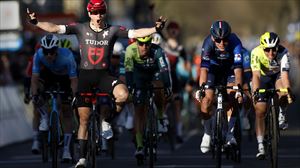 De Kleijnek Paris-Nizako bigarren etapa irabazi du, esprintean, eta Pithie da lasterketako lider berria