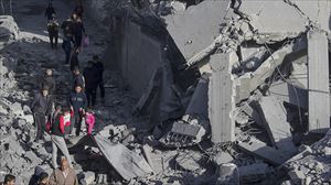Eraikinak erorita Gazan
