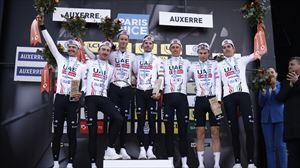 UAEk irabazi du Paris-Nizako taldekako erlojupekoa, eta McNulty da lider berria