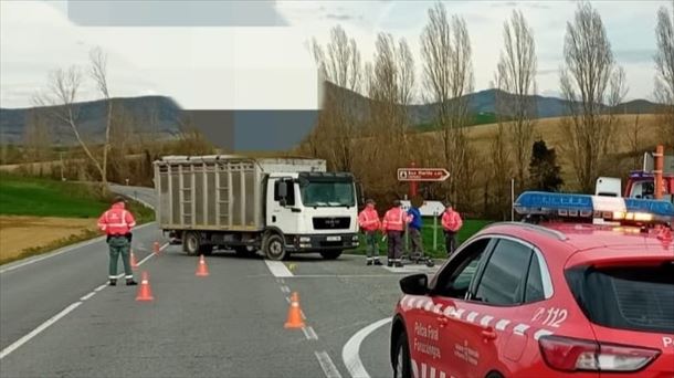 Accidente en la NA-234 en Artaiz, en el término municipal de Unciti (Navarra). Imagen: Policía Foral