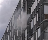 Tres personas trasladadas al hospital por inhalación de humo en un incendio en Sestao