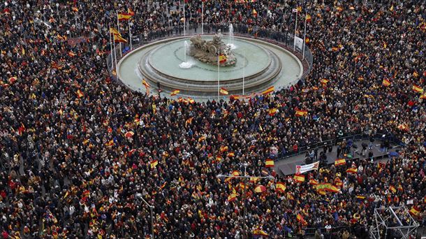 Concentración en la Plaza Cibeles de Madrid. Foto: EFE