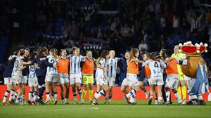 Las jugadoras de Real Sociedad celebran el pase a la final de la Copa de la Reina. FOTO: EFE