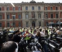Agricultores navarros reciben multas por aparcar sus tractores en Pamplona durante las protestas