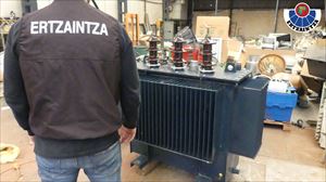 11.000 marihuana landare ekoizteko ahalmena zuen pabiloi bat aurkitu du Amurrion, eta hiru gizon atxilotu