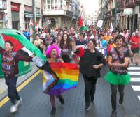 Una multitud de personas se unen en Bilbao para dar la bienvenida a la Korrika y recoger el testigo