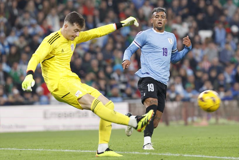 Julen Agirrezabala eta Luciano Rodriguez. Euskal Selekzioa vs Uruguai