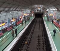 Metro Bilbao se engalana de rojiblanco para animar al Athletic de cara a la final de Copa