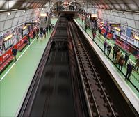 Metro Bilbao se engalana de rojiblanco para animar al Athletic de cara a la final de Copa
