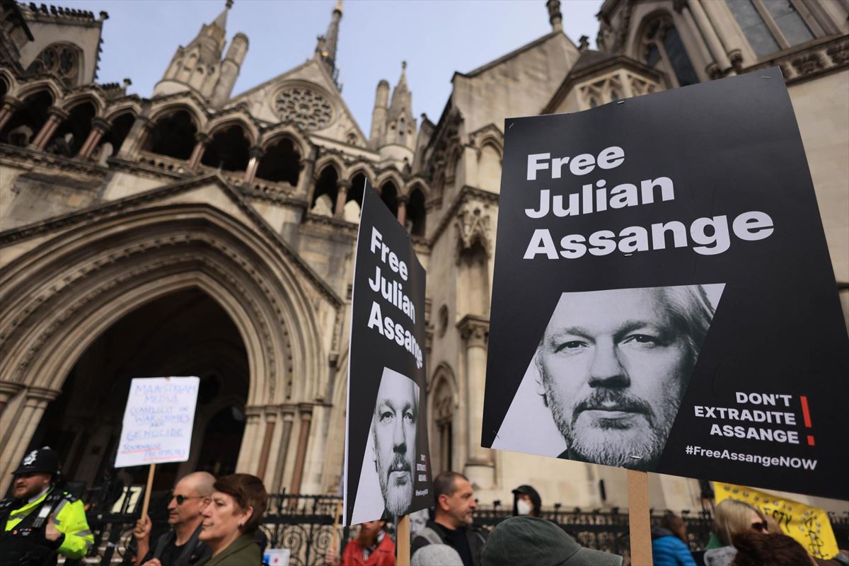 Protestas hoy contra la extradición de Assange. 