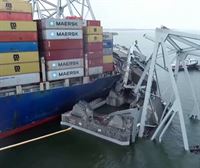El barco que chocó con el puente de Baltimore transportaba contenedores con materiales químicos peligrosos