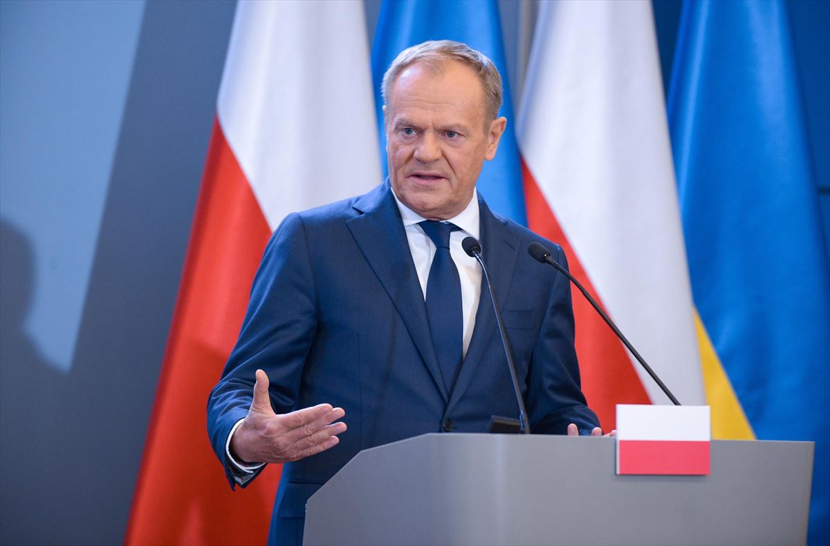 Donald Tusk Poloniako lehen ministroa, artxiboko irudi batean