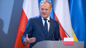 Donald Tusk Poloniako lehen ministroa, artxiboko irudi batean