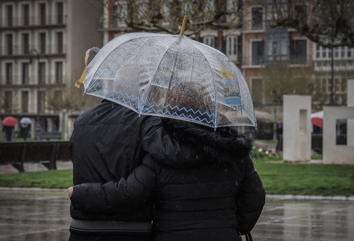 lluvia en Pamplona. Foto: EFE