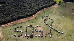 Los agricultores del 6F llevan su protesta a la clásica Miguel Indurain