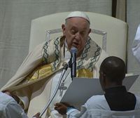 El Papa Franciso preside la Vigilia Pascual en la basílica de San Pedro